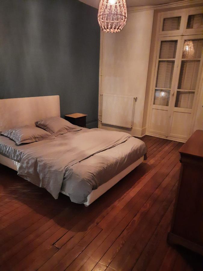 Appartement Jean Paul Sarthe ชาลง-ซูร์-ซอน ภายนอก รูปภาพ