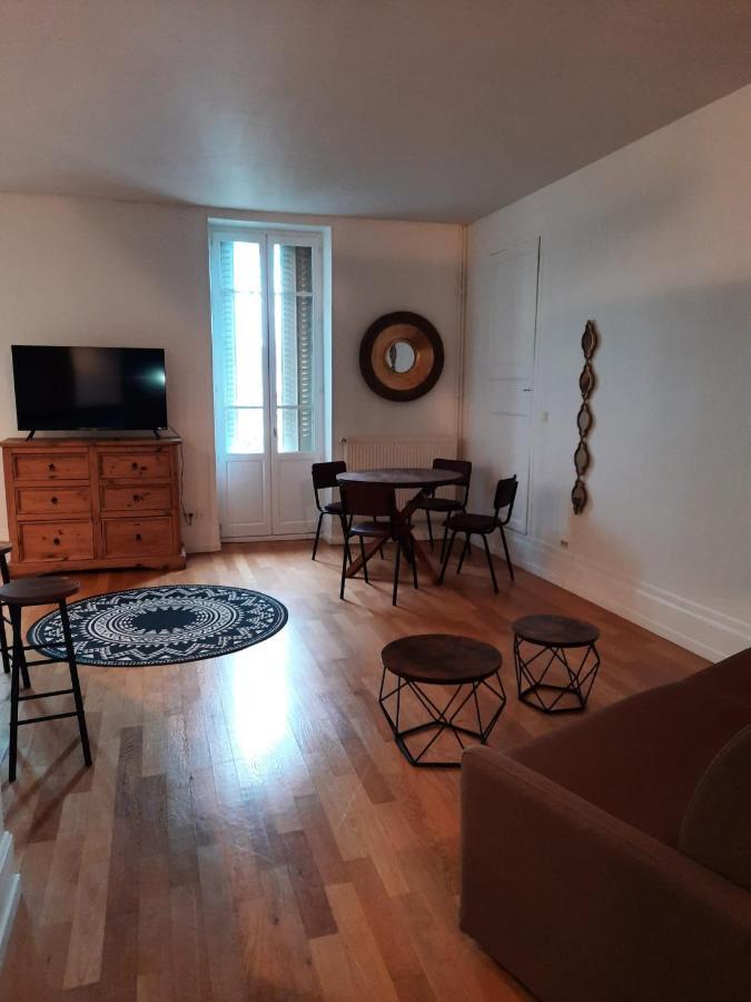 Appartement Jean Paul Sarthe ชาลง-ซูร์-ซอน ภายนอก รูปภาพ